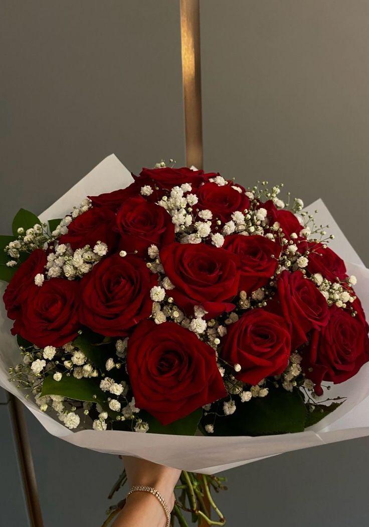 QuartzPaperGrove workshop space where corporate flower arrangements are designed and prepared for business delivery